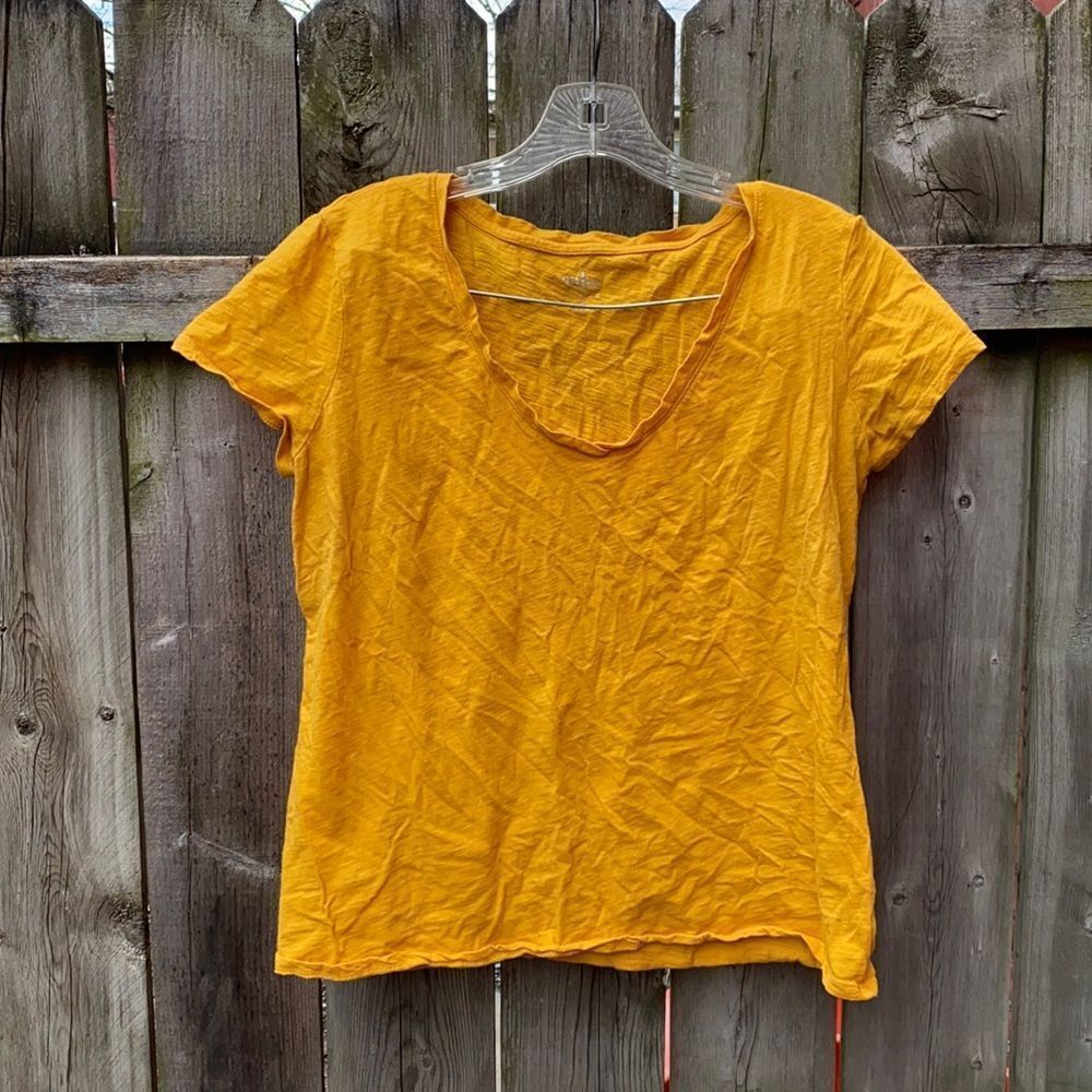 Soho Jeans mustard yellow tee sz. XL